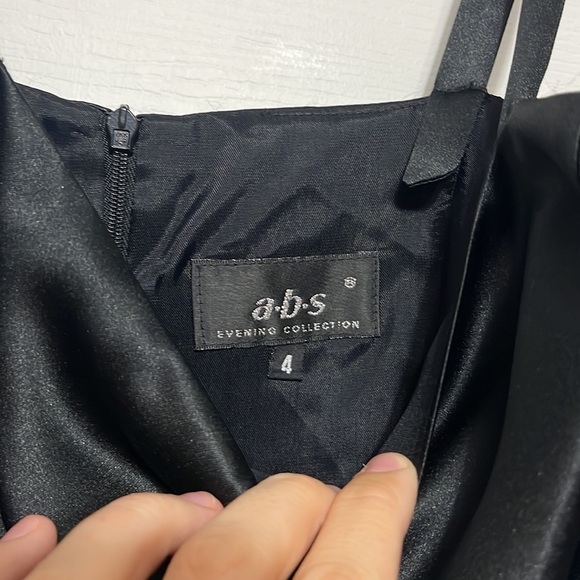 Black Dress - Picture 2 of 3